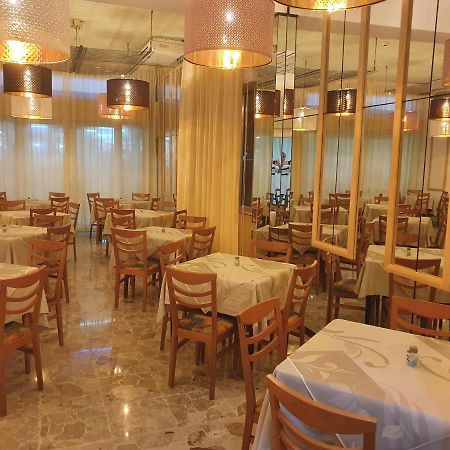Hotel Venezia San Mauro Mare Bagian luar foto
