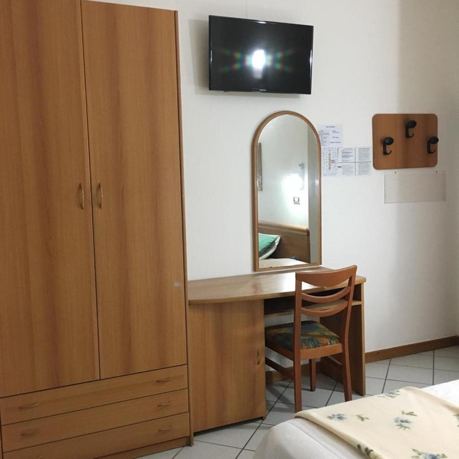 Hotel Venezia San Mauro Mare Bagian luar foto