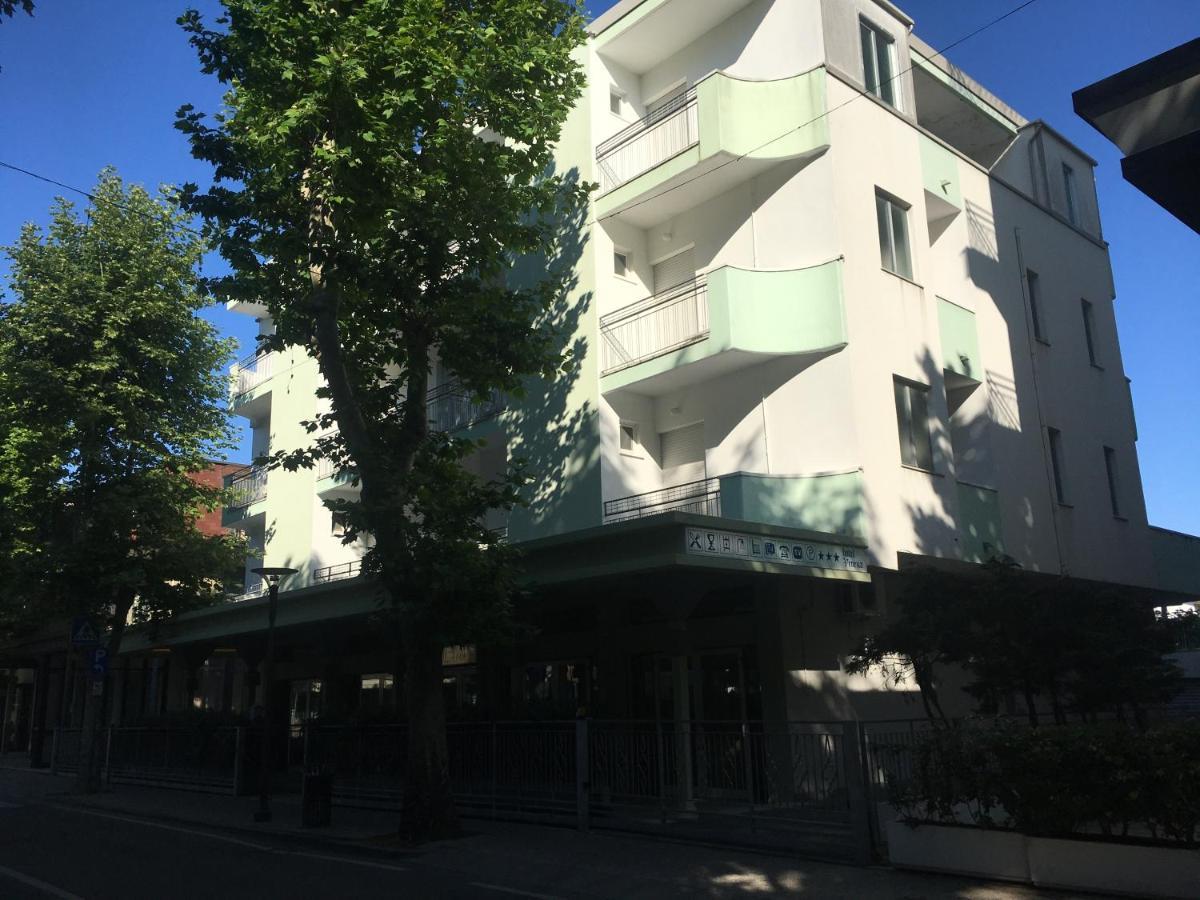 Hotel Venezia San Mauro Mare Bagian luar foto
