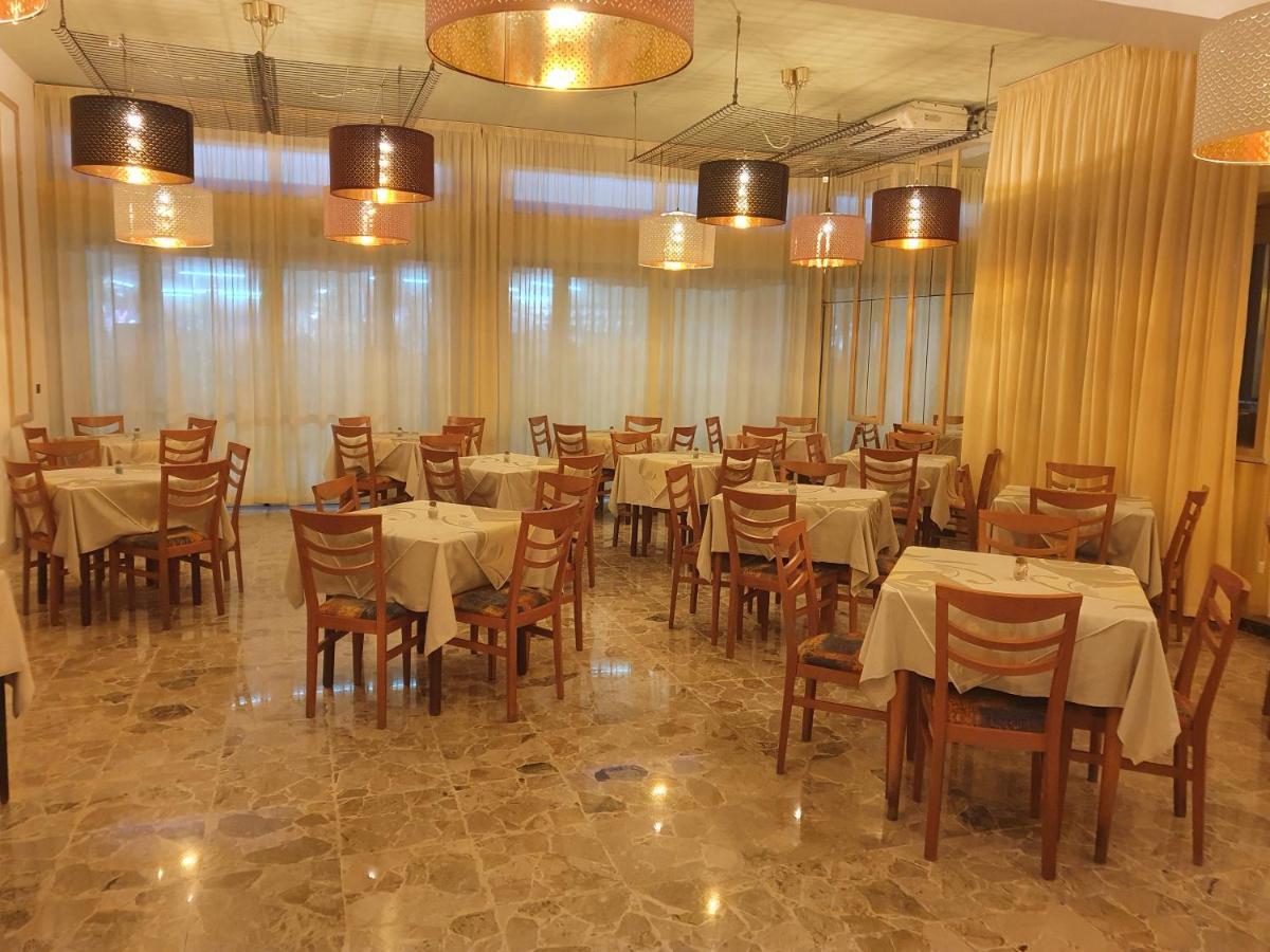 Hotel Venezia San Mauro Mare Bagian luar foto