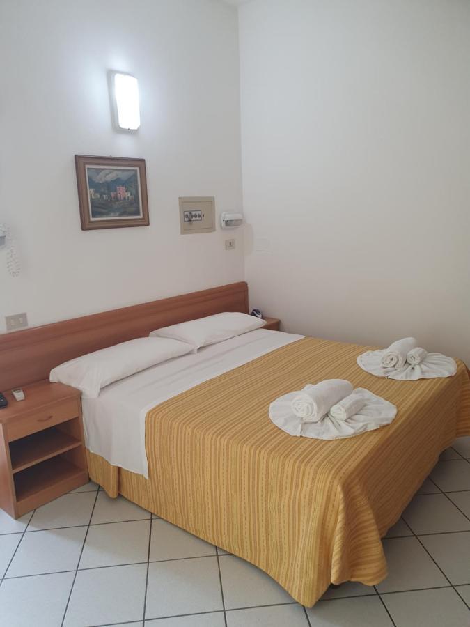 Hotel Venezia San Mauro Mare Bagian luar foto
