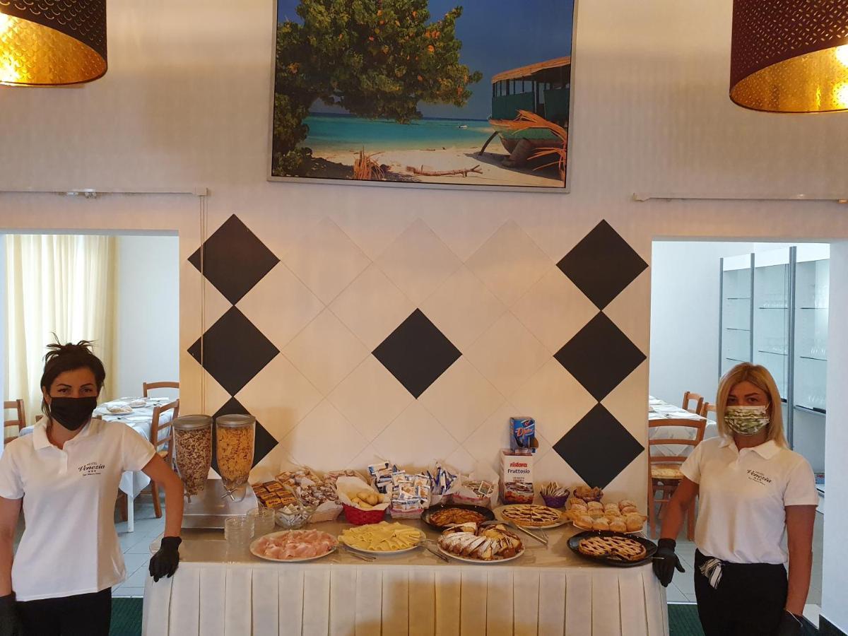 Hotel Venezia San Mauro Mare Bagian luar foto